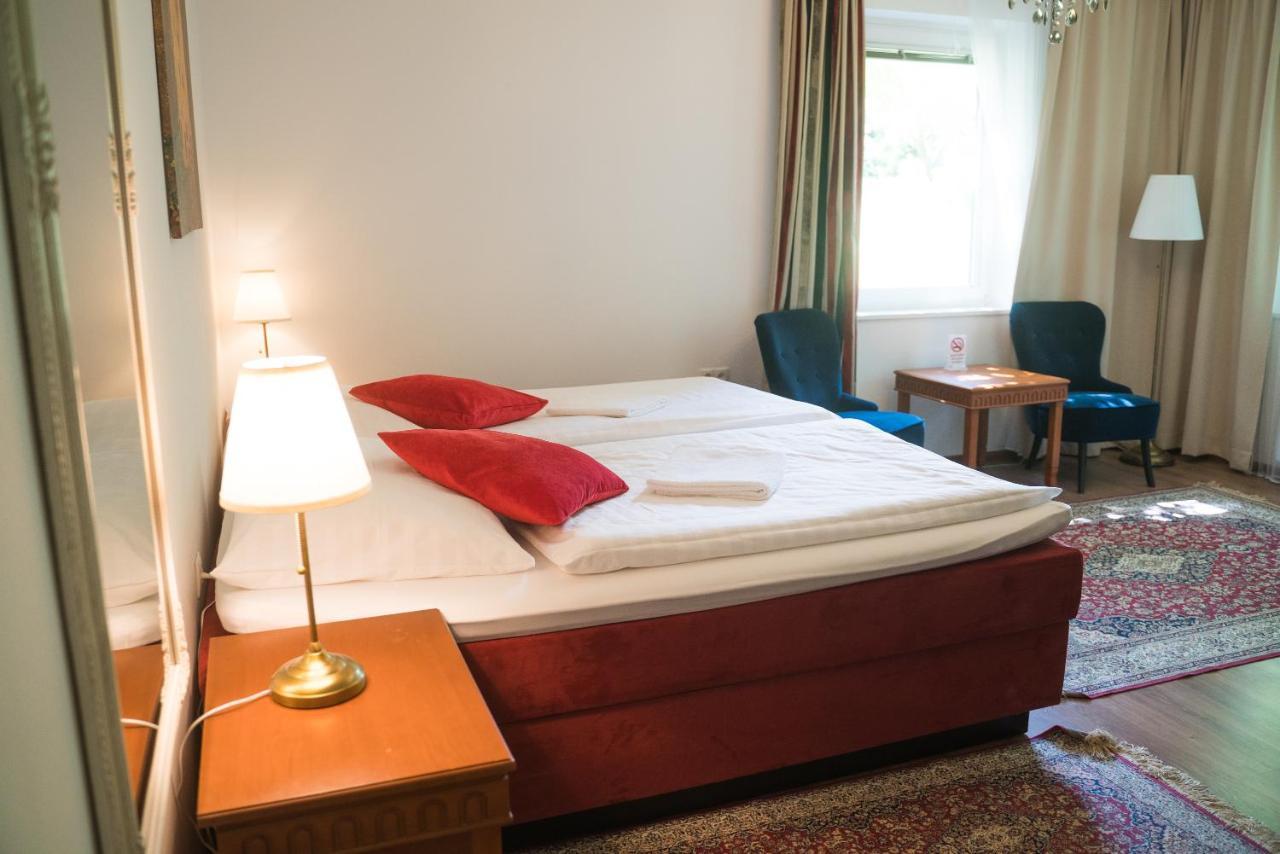 Aurelius Pension Baden Eksteriør bilde